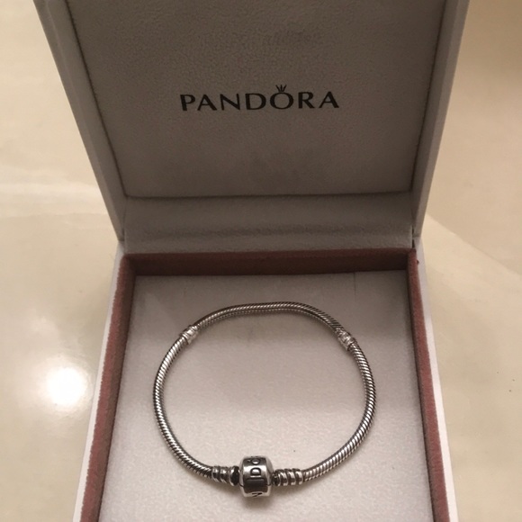 Pandora .925 Sterling Silver bracelet GORGEOUS! - Picture 1 of 4